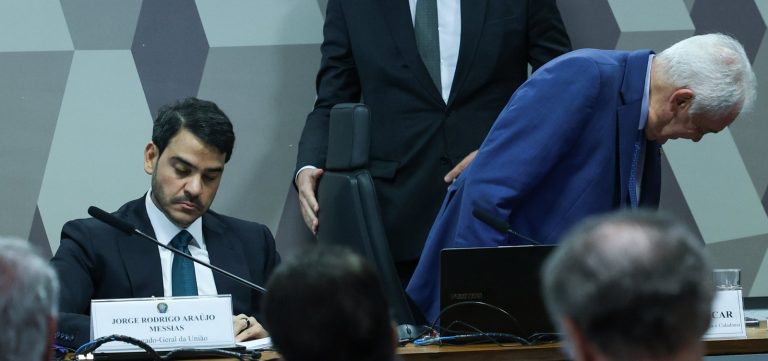Senado rejeita indicação de Messias para o STF e impõe derrota histórica a Lula