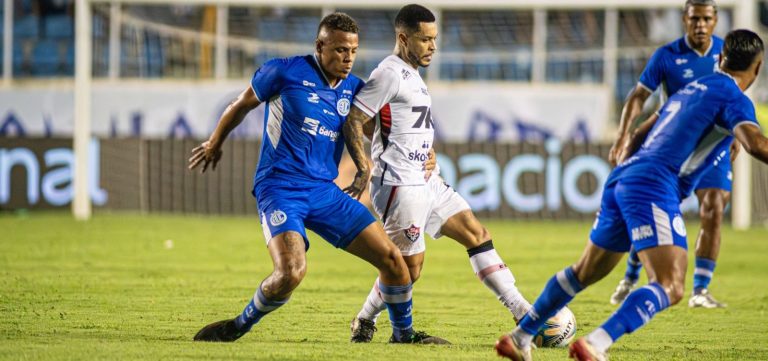 Vitória empata com o Confiança, mas avança em 1º do grupo do Nordestão