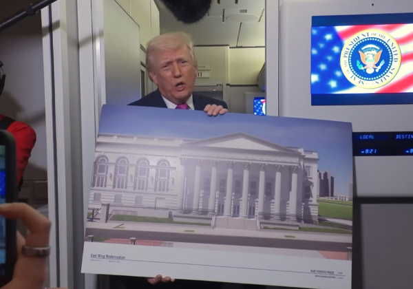 Trump volta a defender construção de Salão de Baile Militar após ataque