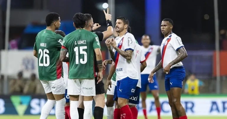 Bahia é segundo time da Série A com mais decisões desfavoráveis da arbitragem após análise do VAR