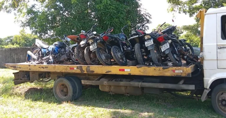 Polícia Civil desarticula oficina clandestina e apreende 11 motocicletas em Santo Amaro