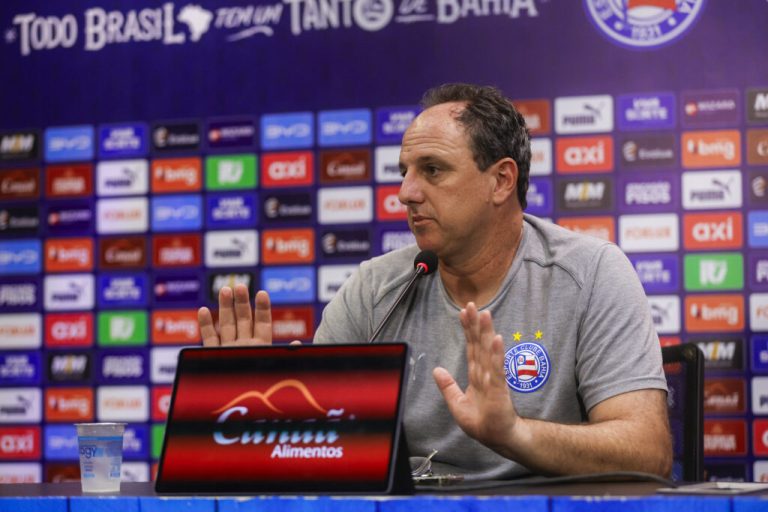 Rogério Ceni recebe cartão amarelo e ‘desfalca’ o Bahia contra o Flamengo