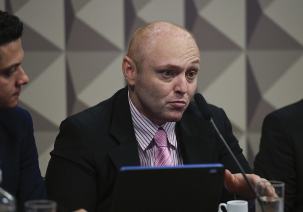 Alexandre de Moraes reduz pena de hacker após aprovação no Enem