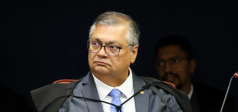 Dino pede vista e STF suspende julgamento sobre royalties do petróleo