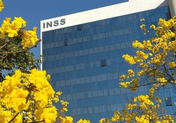 INSS notifica beneficiários com pendências na prova de vida via WhatsApp