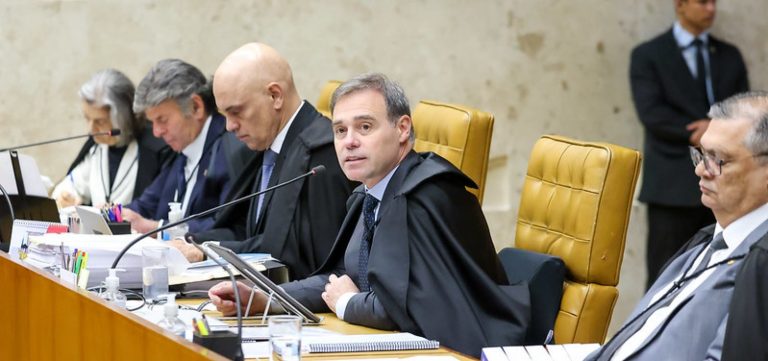 STF vota para liberar parte dos penduricalhos retroativos de juízes e promotores