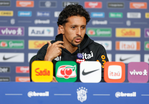 Capitão da Seleção revela por que trocou festa do título por abraço em rival