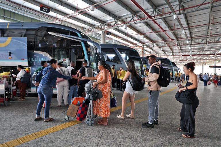 Rodoviária de Salvador deve receber mais de 380 mil pessoas durante o São João