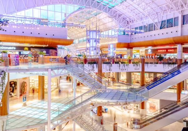 Brasil joga e shoppings da capital e da RMS mudam horário na segunda (29); confira
