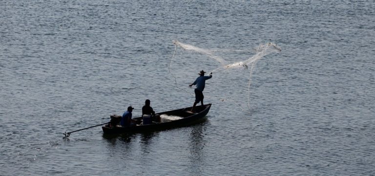 INSS paga mais de R$ 800 milhões de Seguro-Defeso para pescadores; saiba quem recebe e como consultar