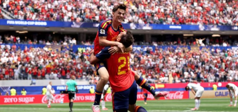 Espanha vence a Áustria por 3 a 0 e avança às oitavas da Copa do Mundo