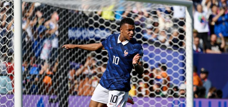 Kylian Mbappé responde ataques racistas de senadora paraguaia após vitória da França na Copa do Mundo
