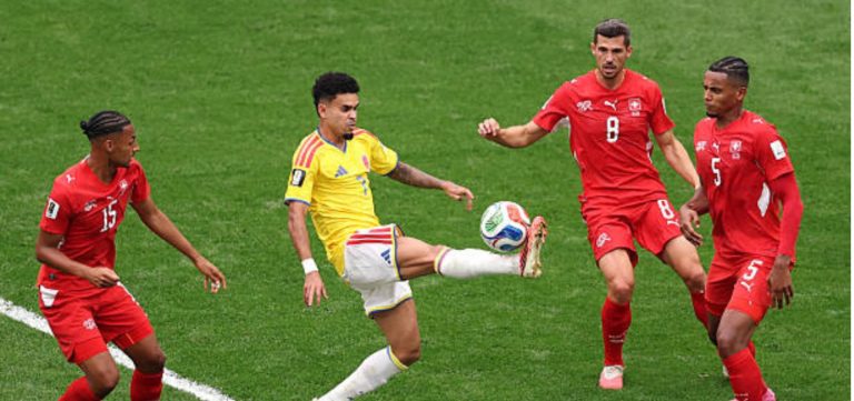 Kobel brilha, Suíça vence Colômbia nos pênaltis e vai às quartas de final da Copa