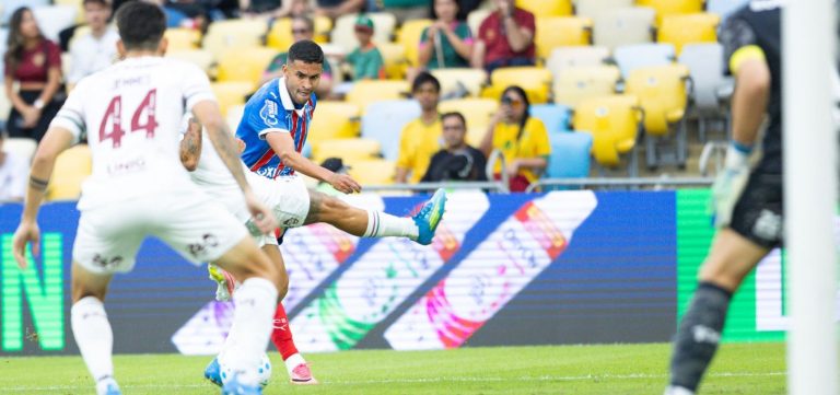 Com arbitragem polêmica, Bahia perde para o Fluminense em amistoso no Maracanã