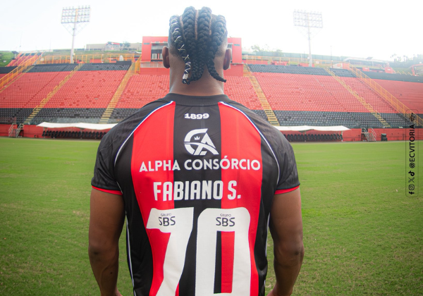 Vitória anuncia lateral-direito por empréstimo para reforçar setor defensivo