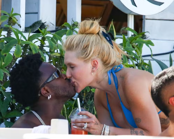 ESQUENTOU! Vini Jr. surge em clima íntimo com Virginia Fonseca em praia; veja fotos